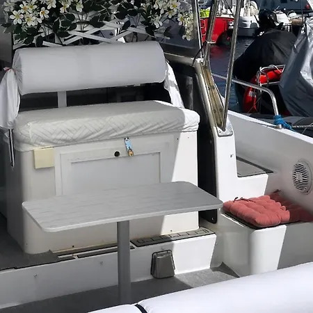 船上ホテル Night At Sea プエルト・カレロ