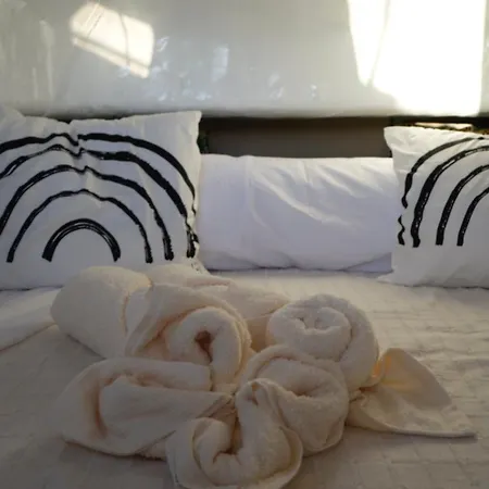 船上ホテル Night At Sea